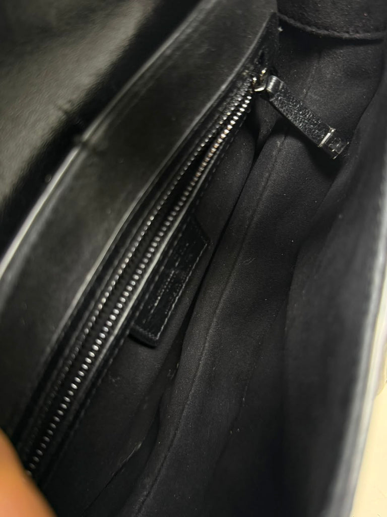 Saddle Negra