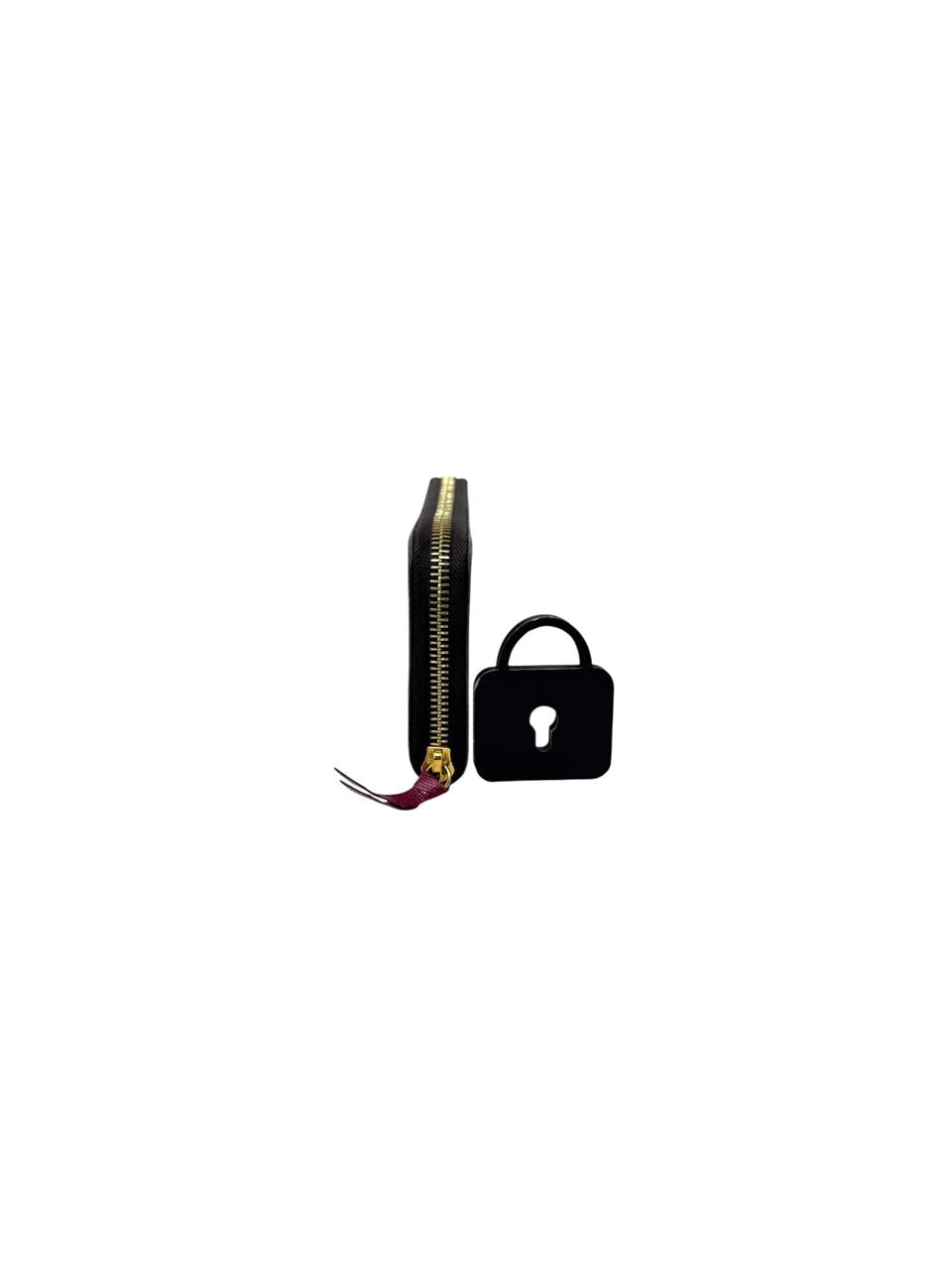 Cartera Monogram