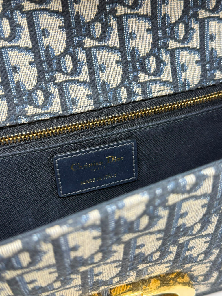 30 Montaigne
