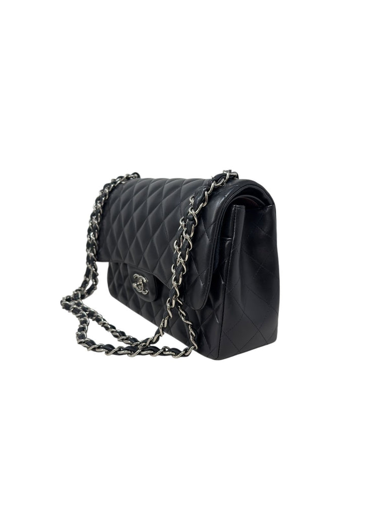 Clásica Jumbo Lambskin Negra