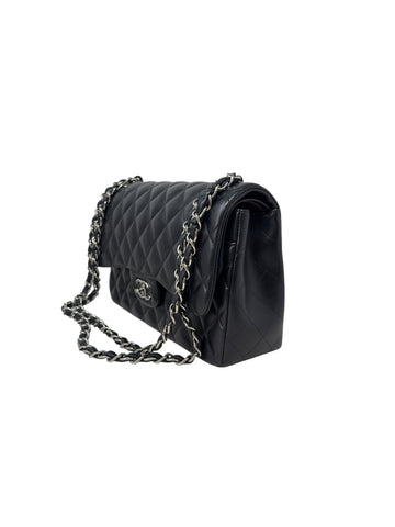 Clásica Jumbo Lambskin Negra