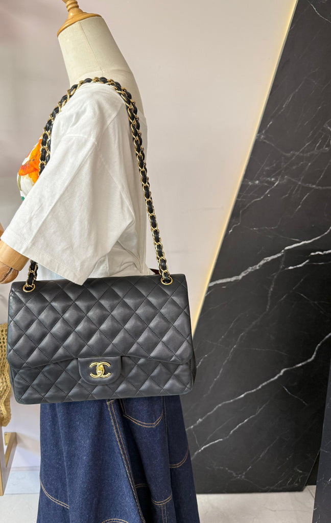 Clásica Jumbo Lambskin