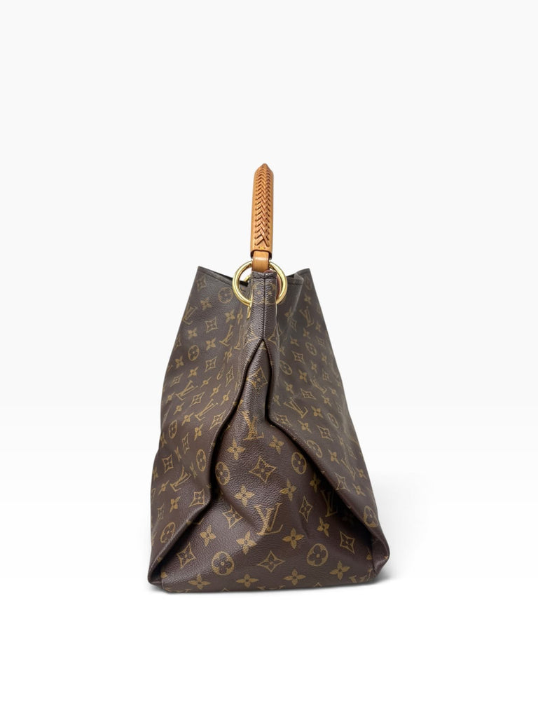Artsy Monogram MM