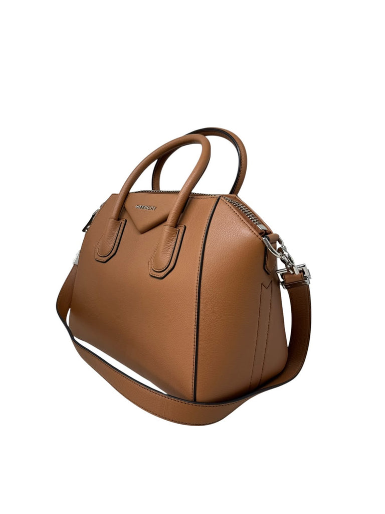 Antigona Camel