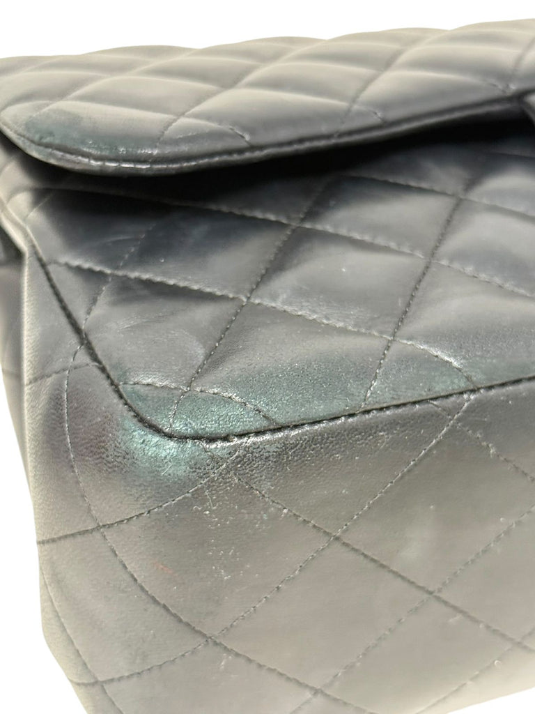 Clásica Jumbo Lambskin