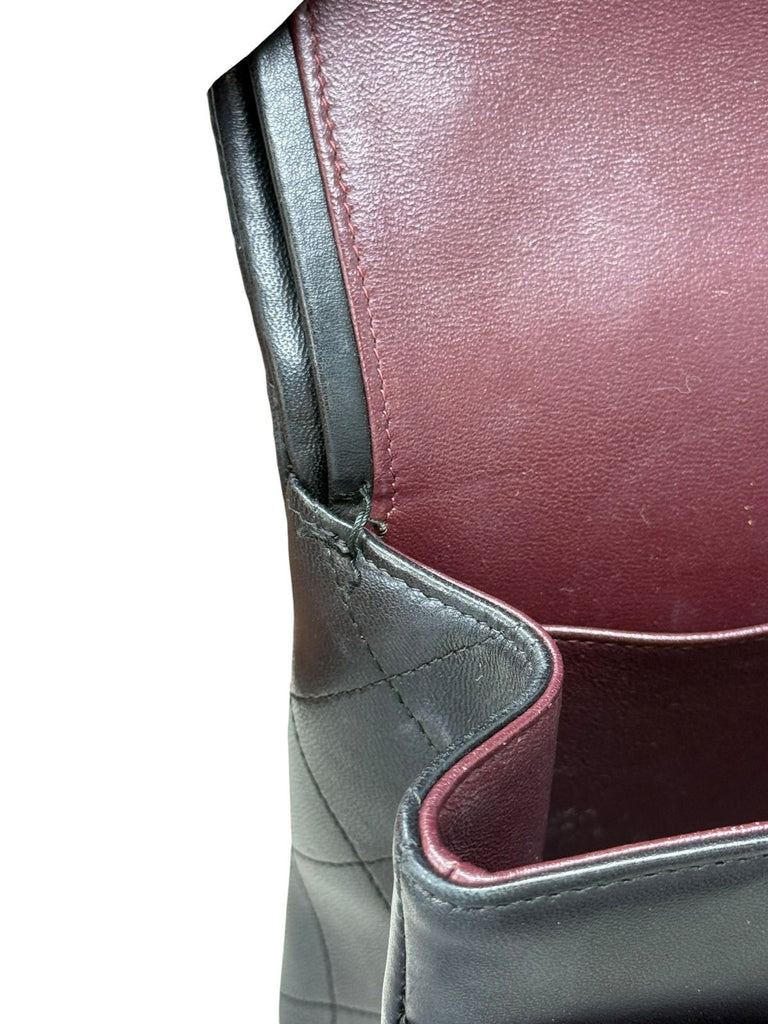 Clásica Jumbo Lambskin