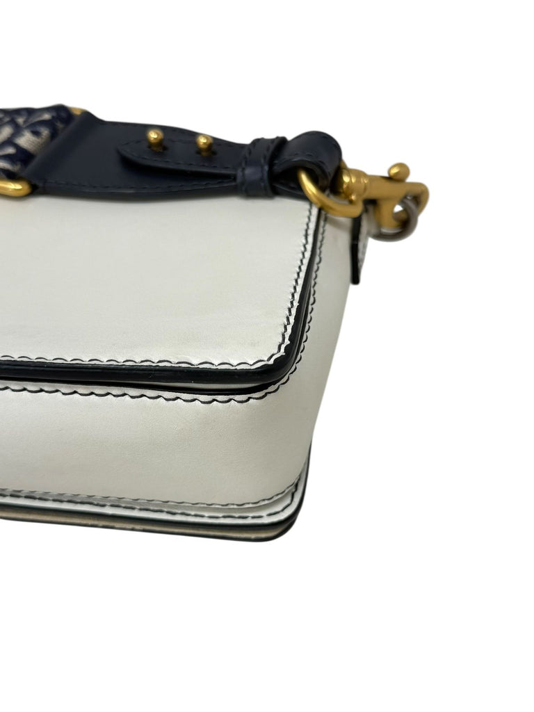 Revolution con Strap