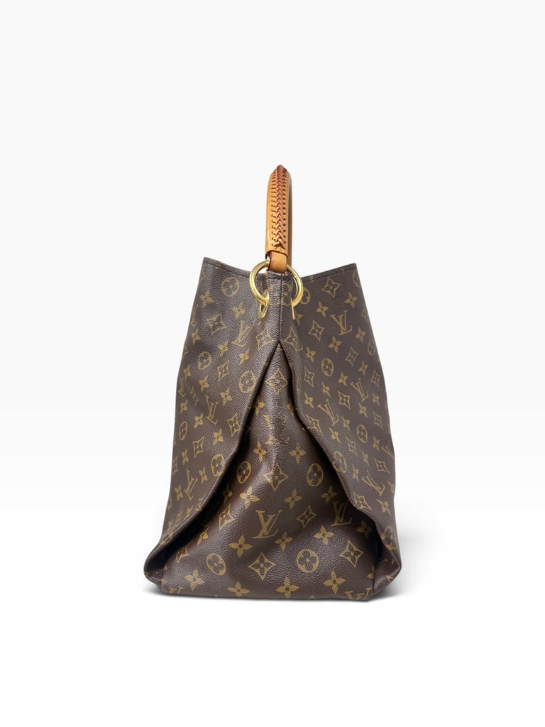 Artsy Monogram MM