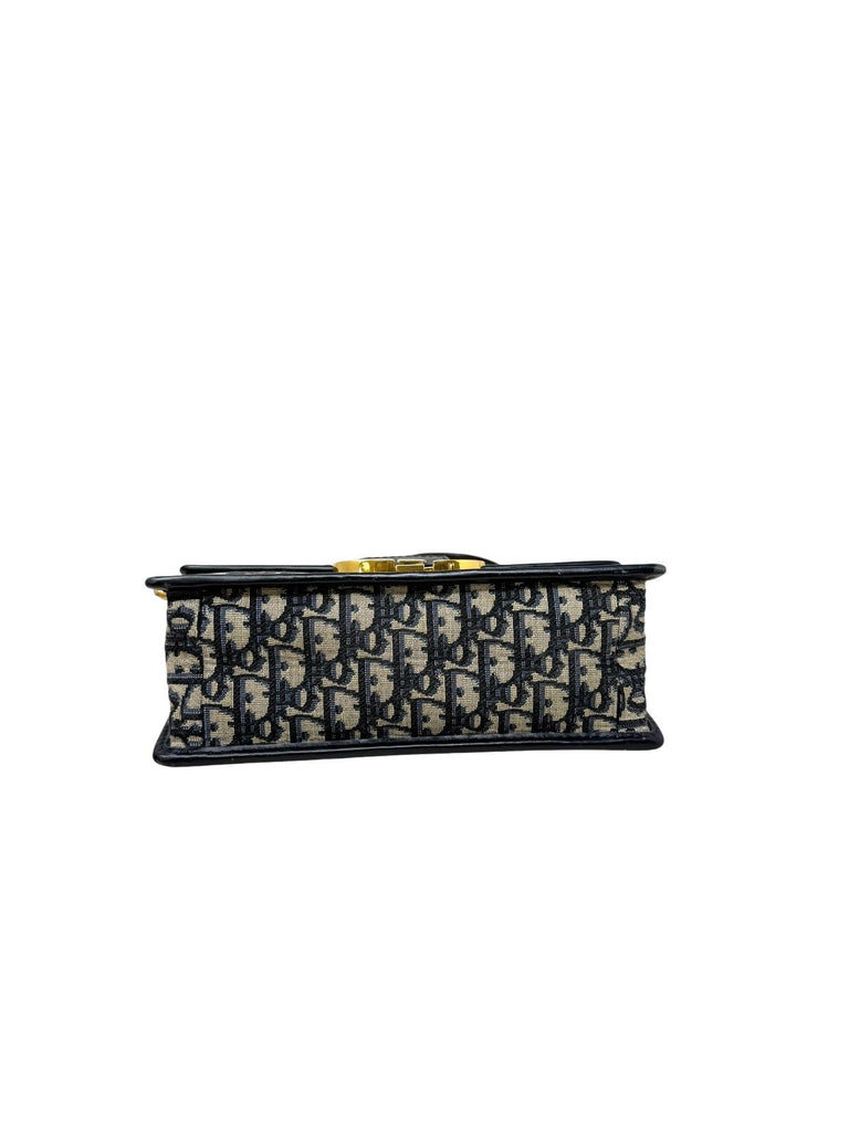 30 Montaigne