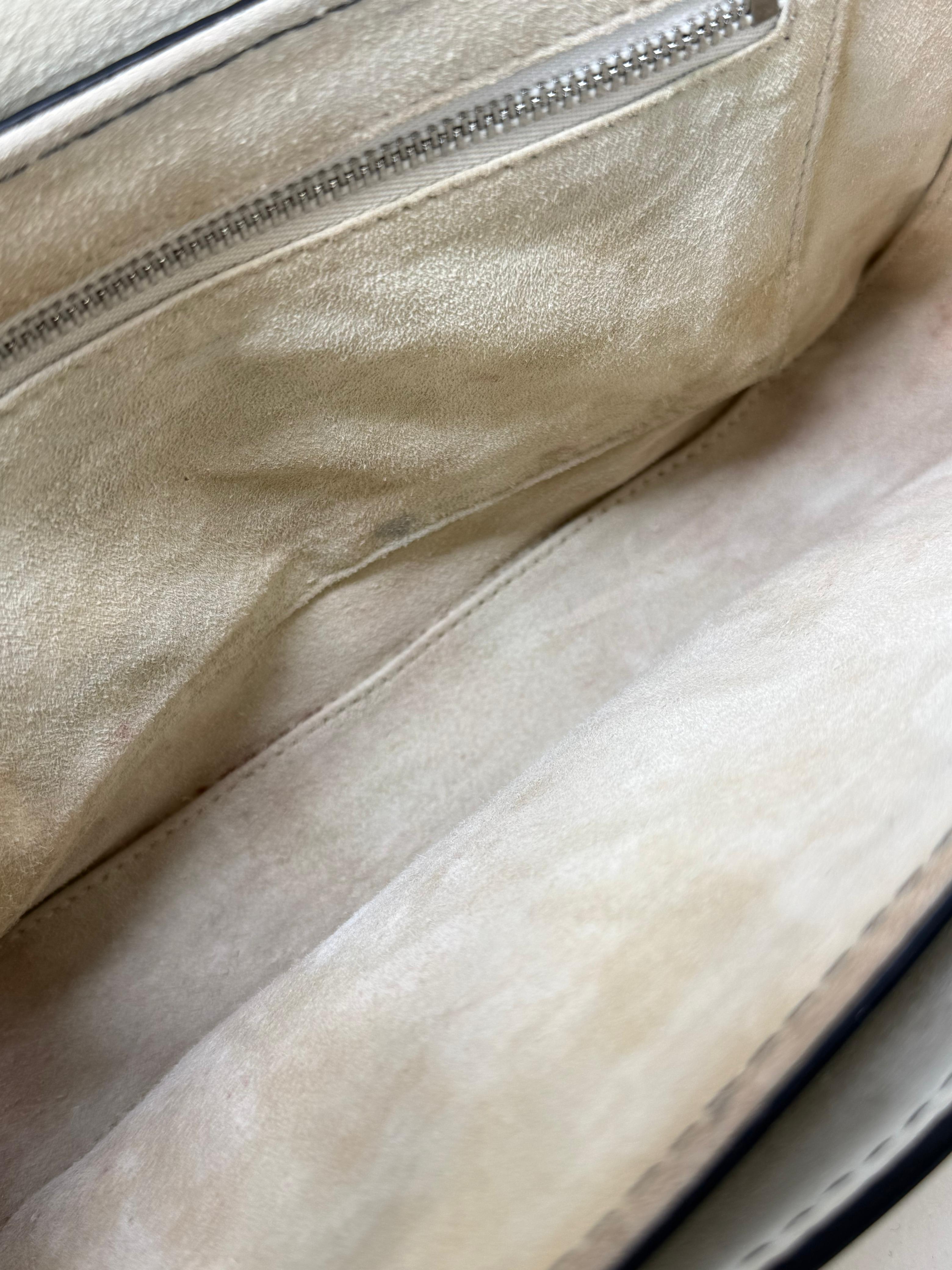 Revolution con Strap