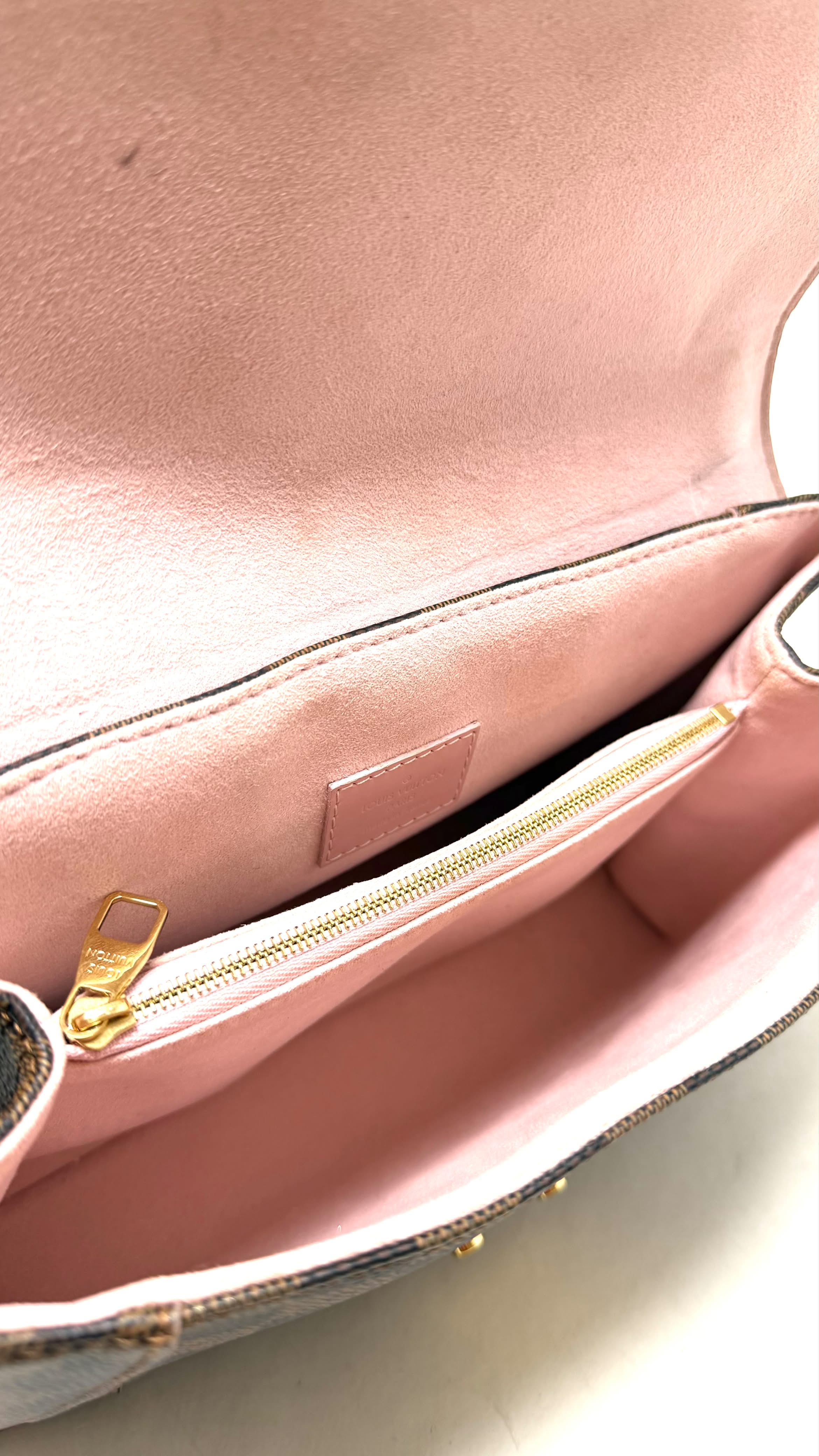Ebene Caissa Clutch