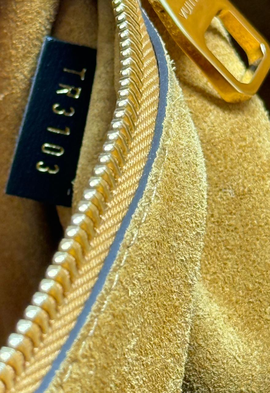 Tote W