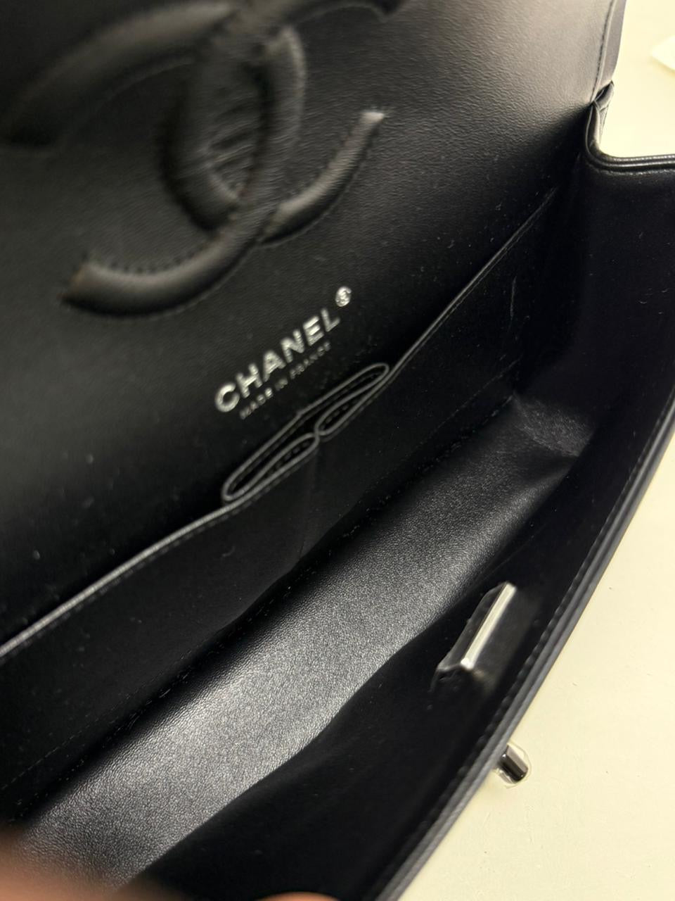 Clásica All Black Mediana