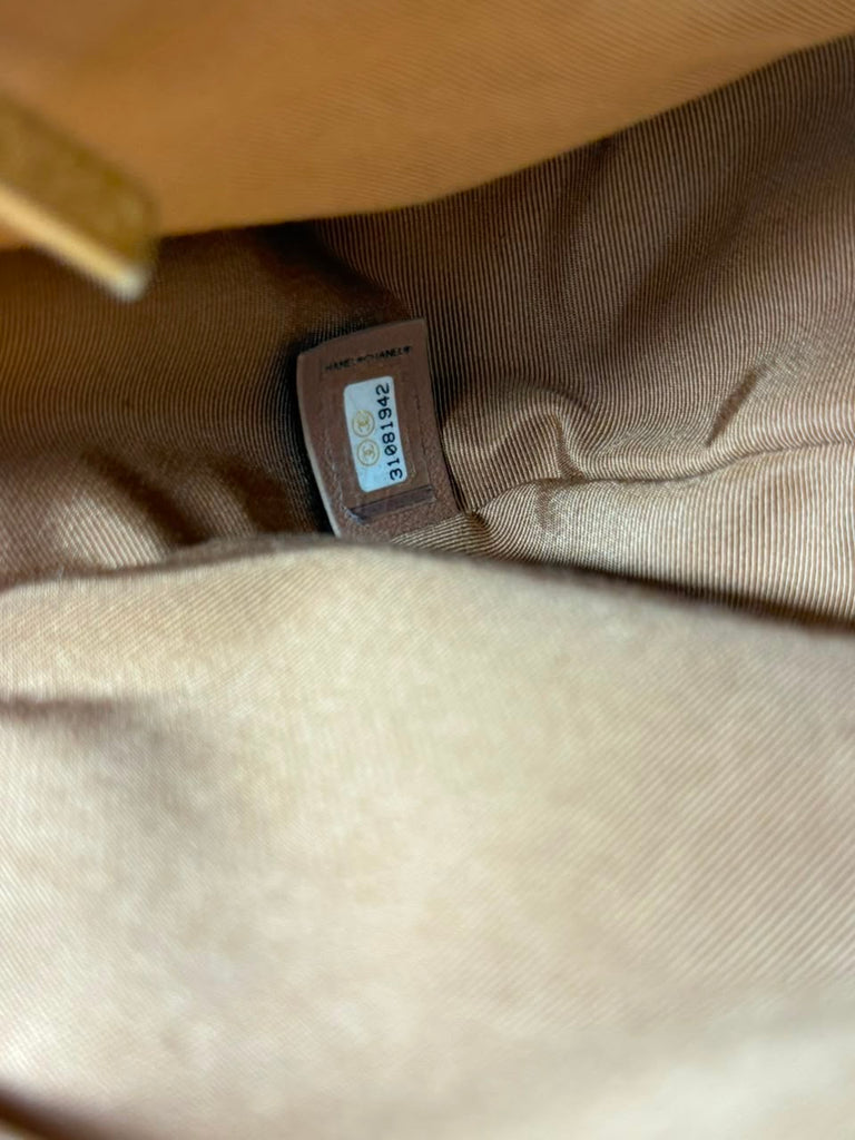 19 Beige