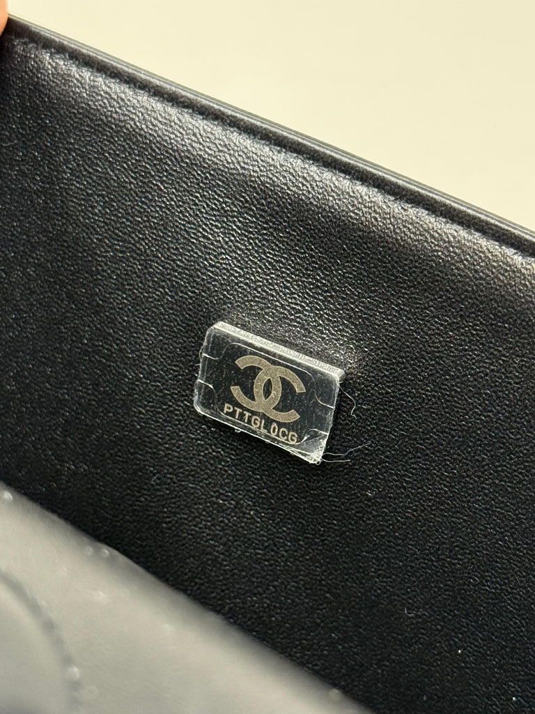 Clásica All Black Mediana