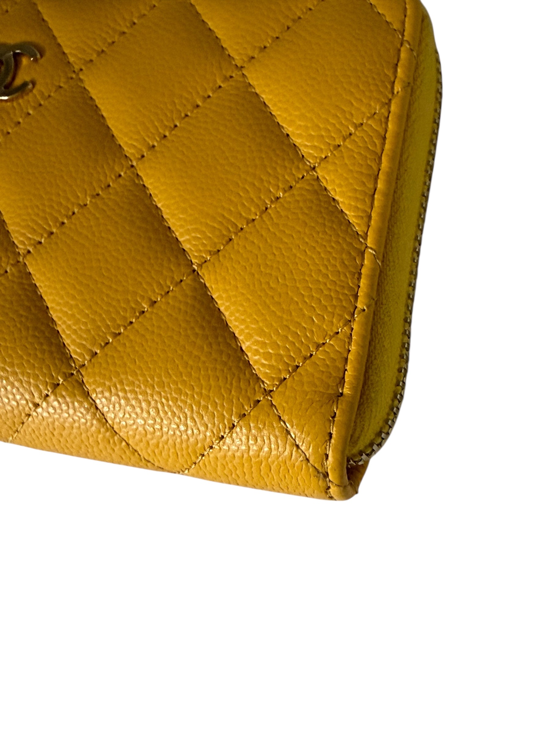 Cartera Caviar Amarilla