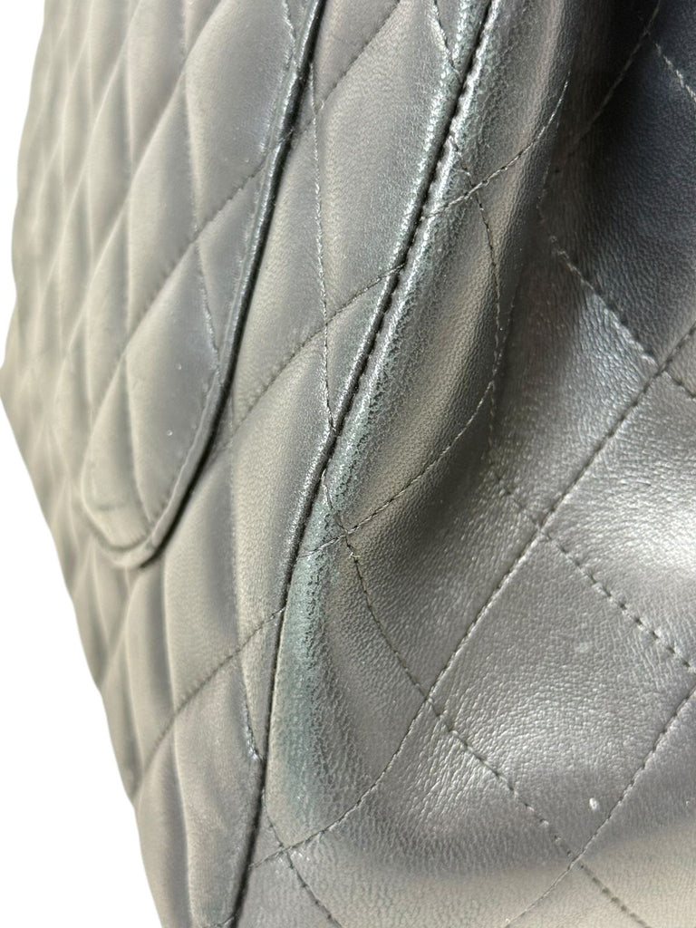 Clásica Jumbo Lambskin