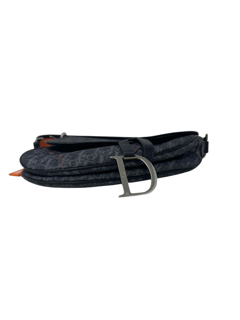 Saddle Remove Before Flight Bag
