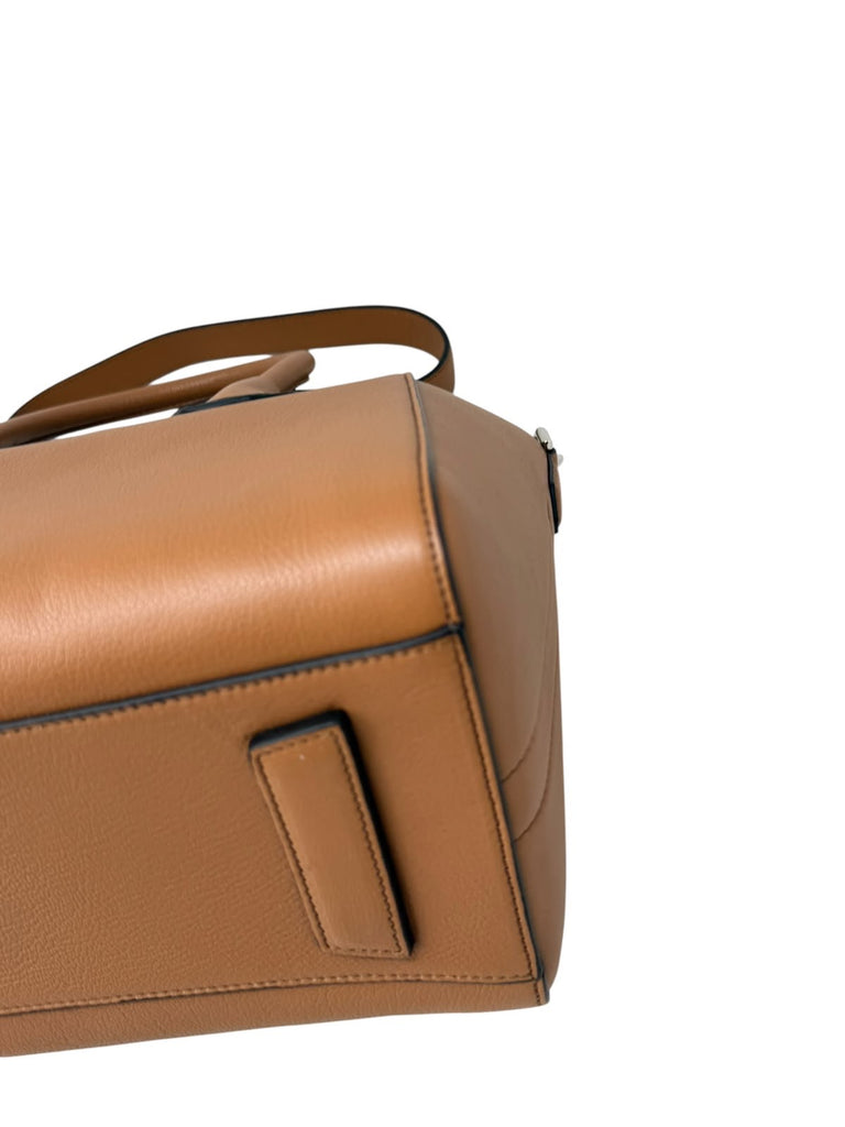Antigona Camel
