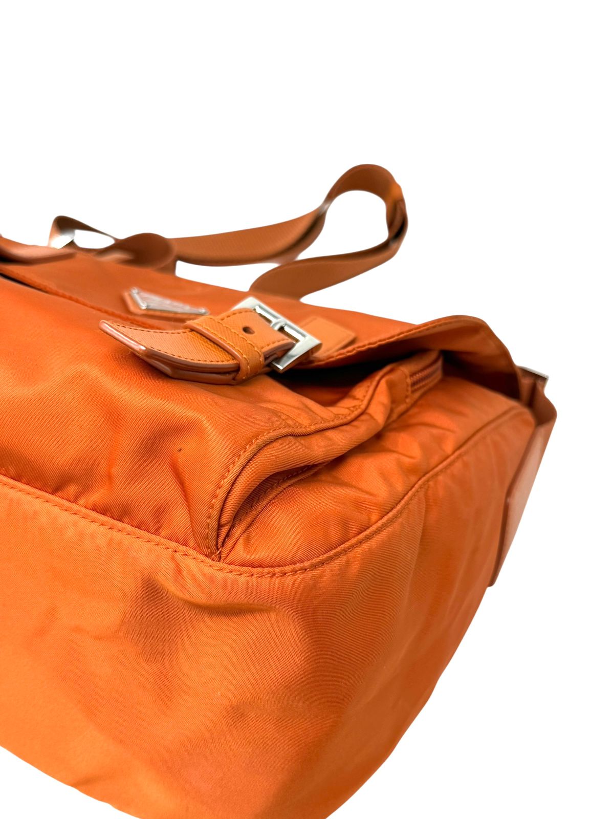 Nylon Messenger