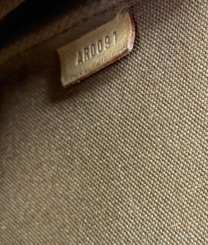 Pochette Monogram