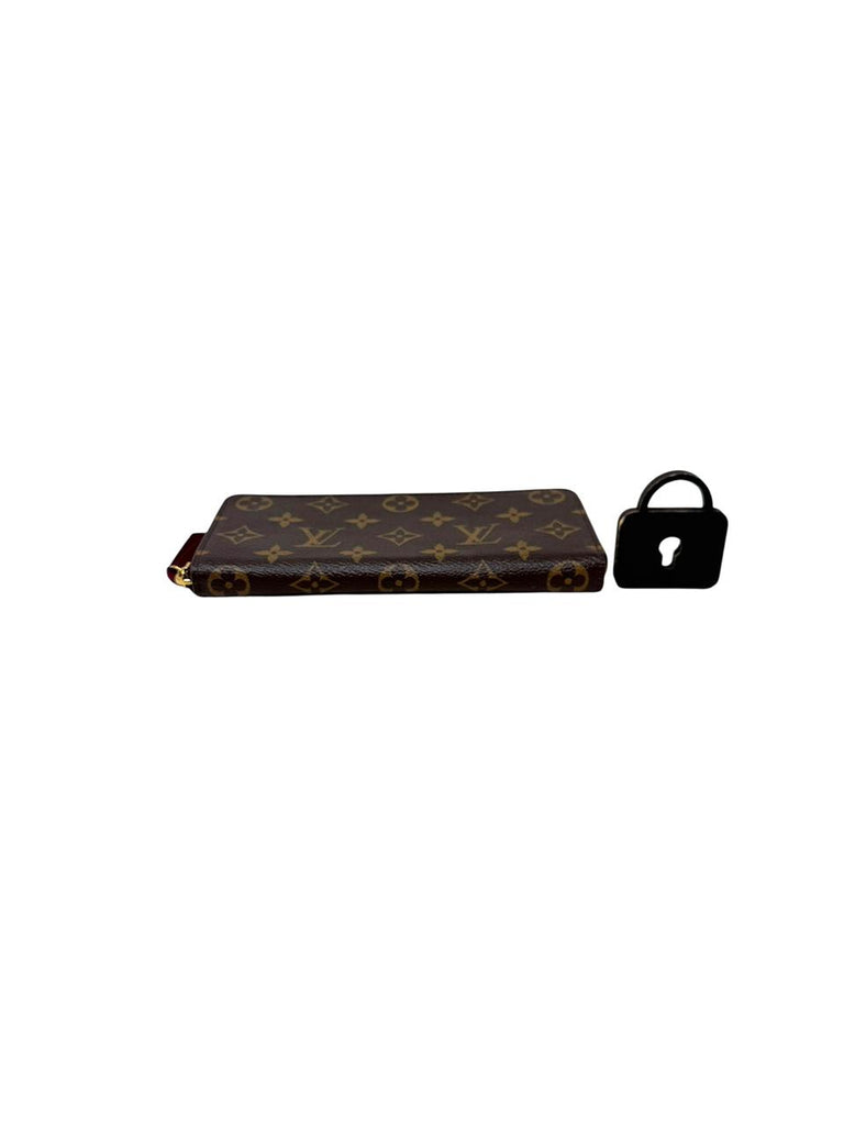 Cartera Monogram