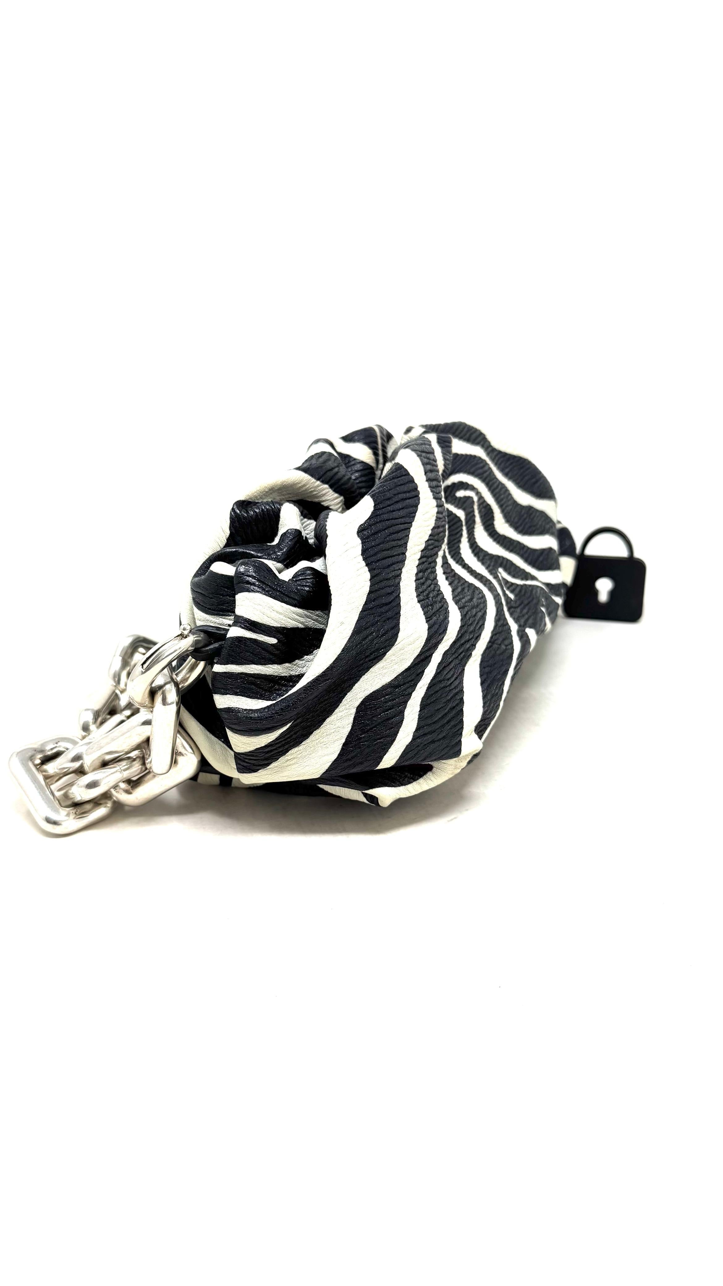 Chain Pouch Zebra