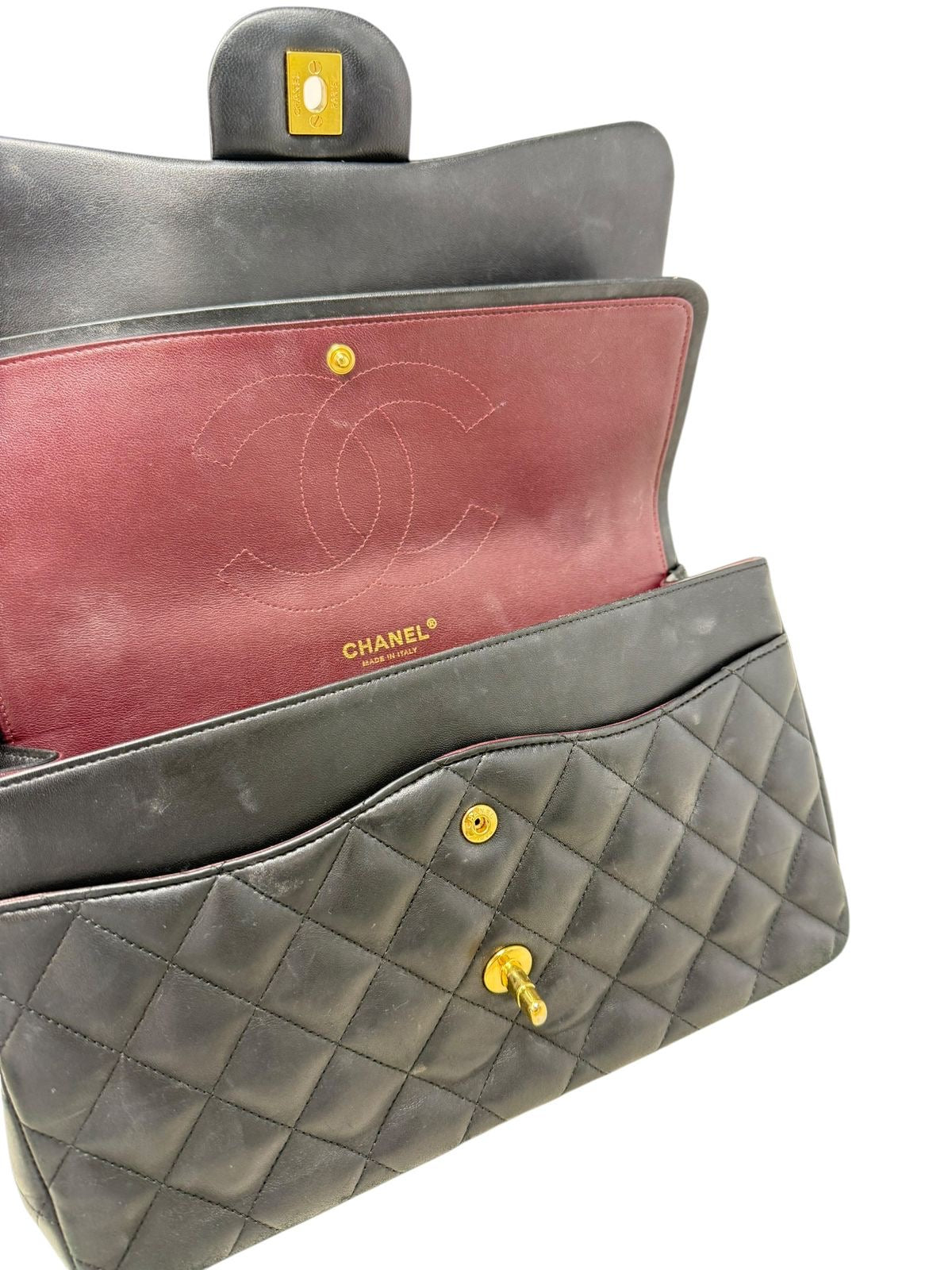 Clásica Jumbo Lambskin