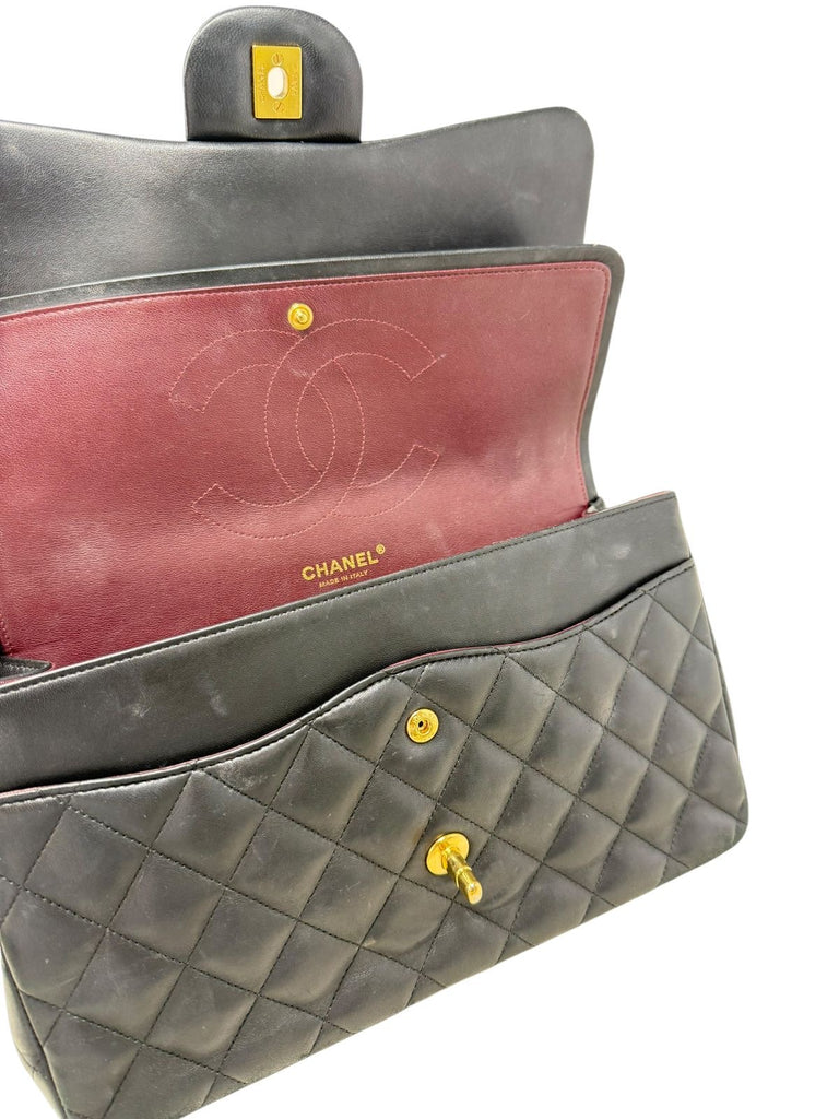 Clásica Jumbo Lambskin