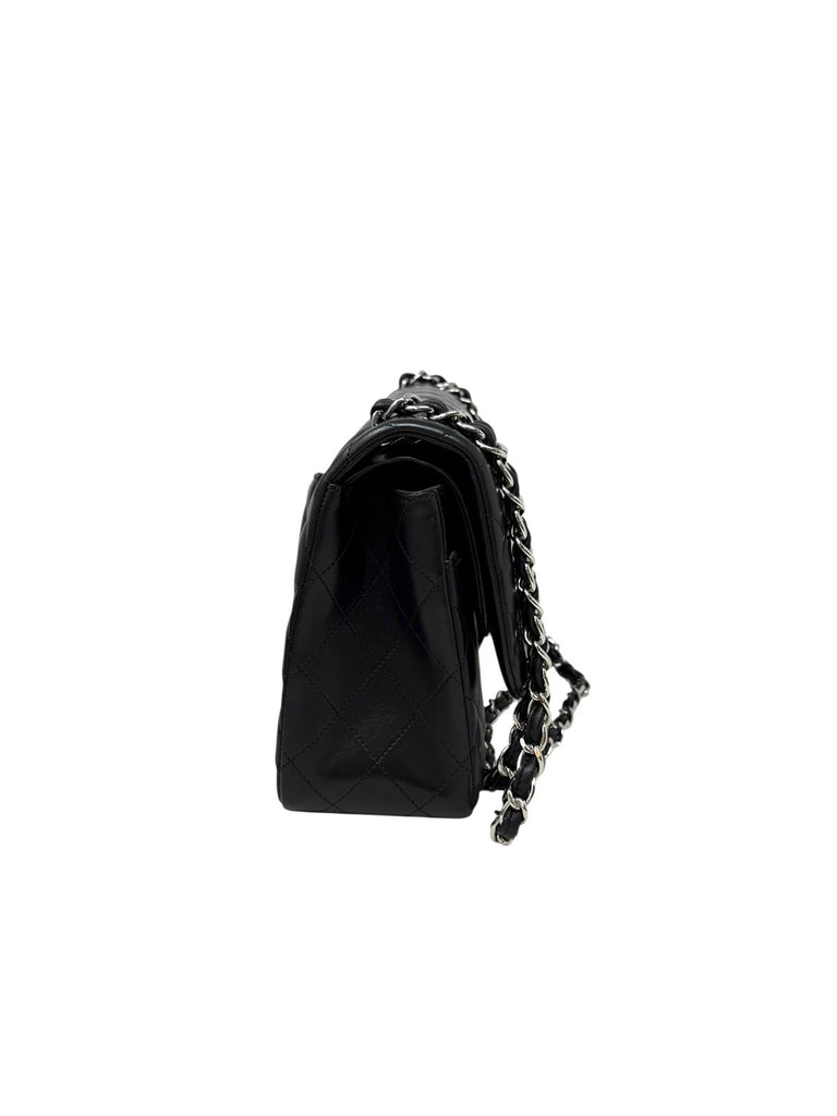 Clásica Jumbo Lambskin Negra