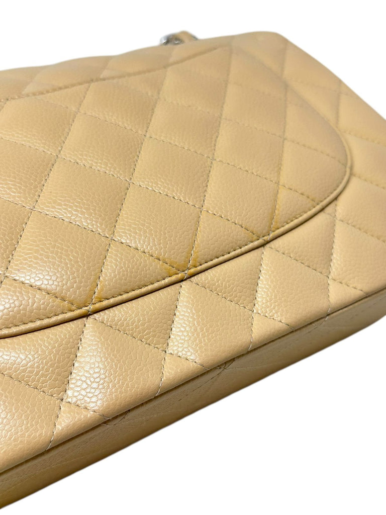 Clásica Jumbo Caviar Nude
