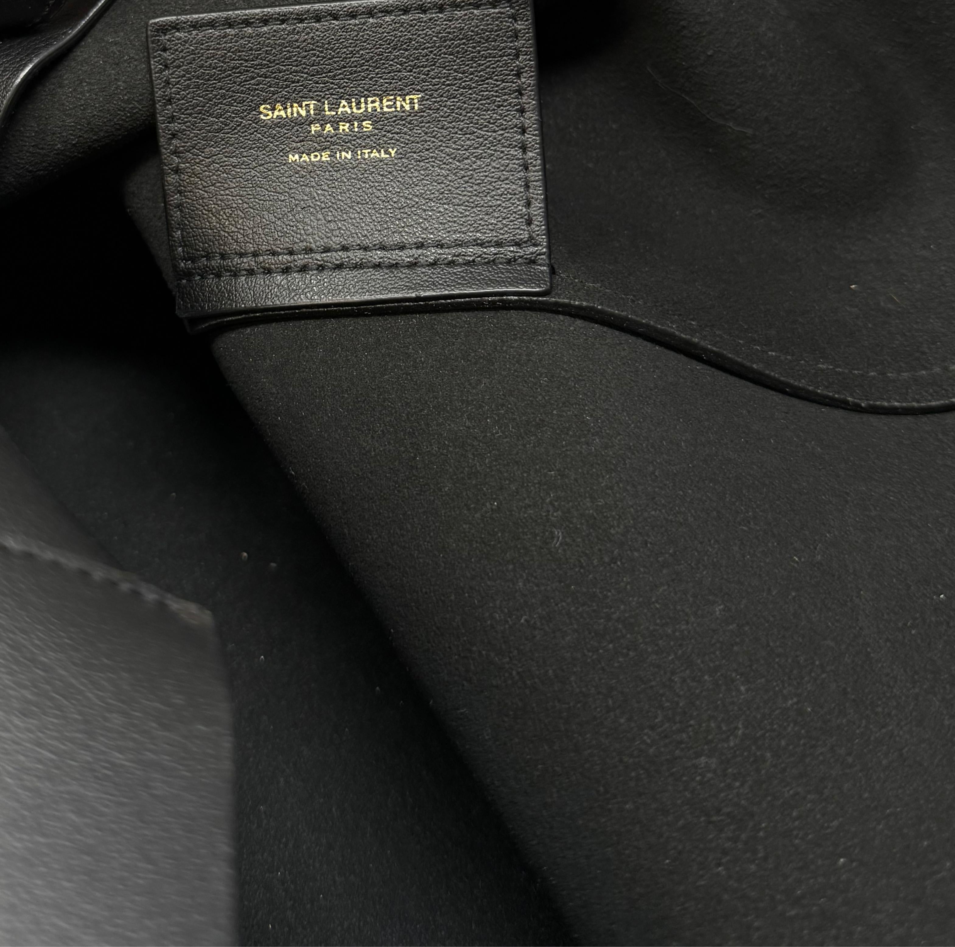 Tote Negra con Pochette