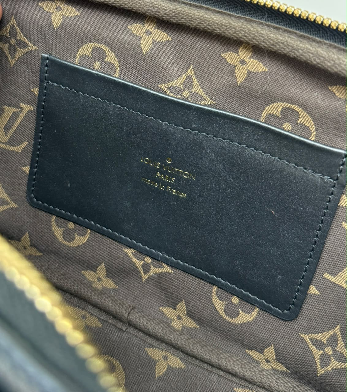 Utility Crossbody Negra