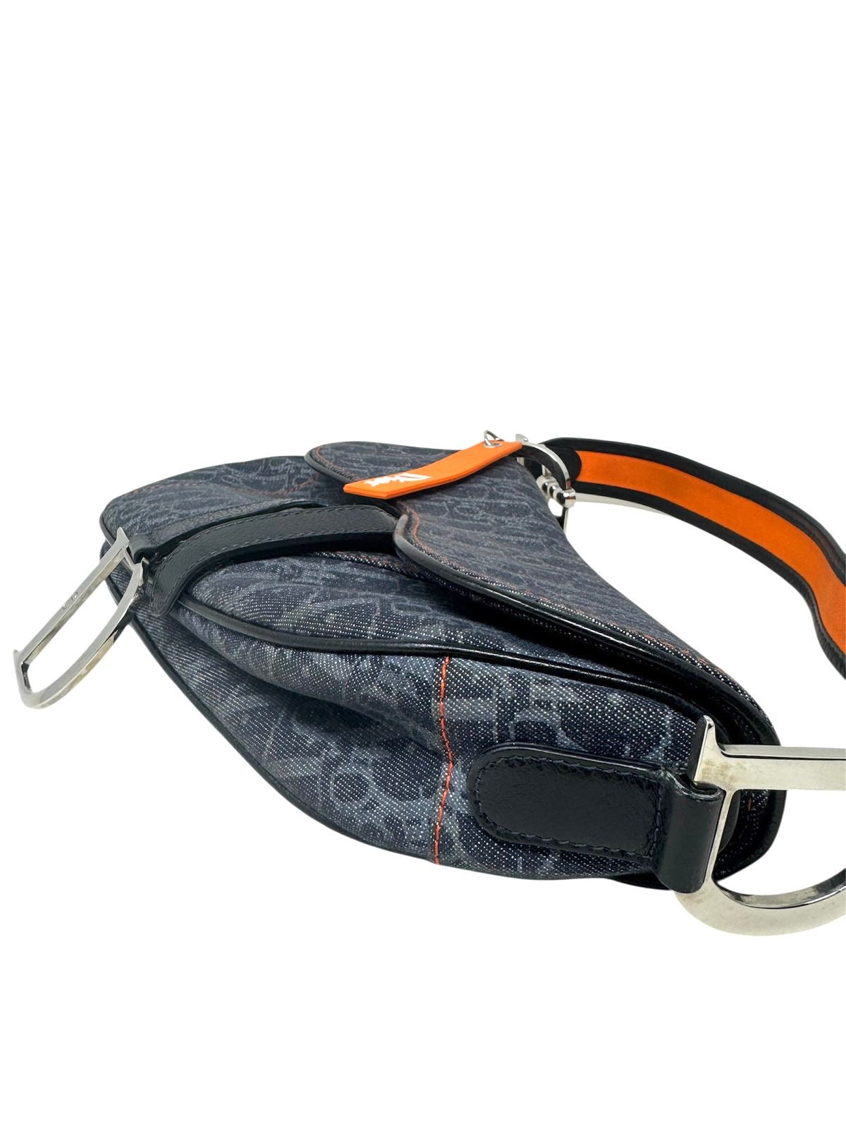 Saddle Remove Before Flight Bag