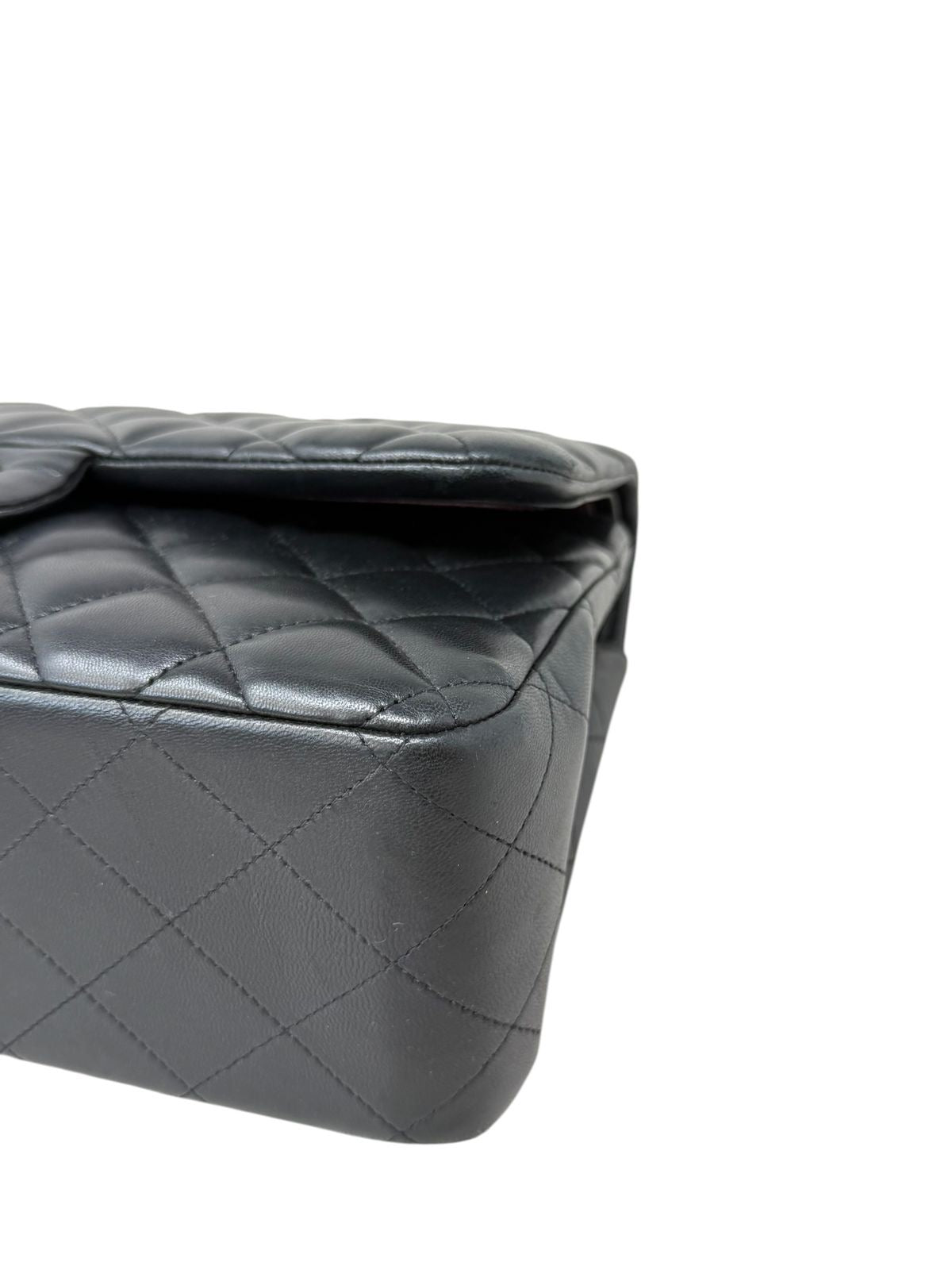 Clásica Jumbo Lambskin
