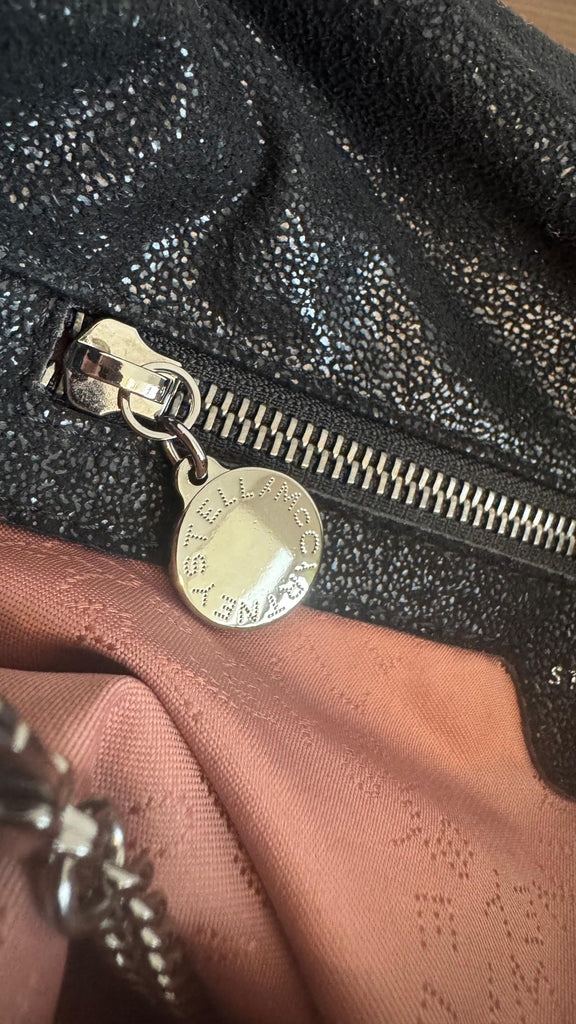 Falabella Negra