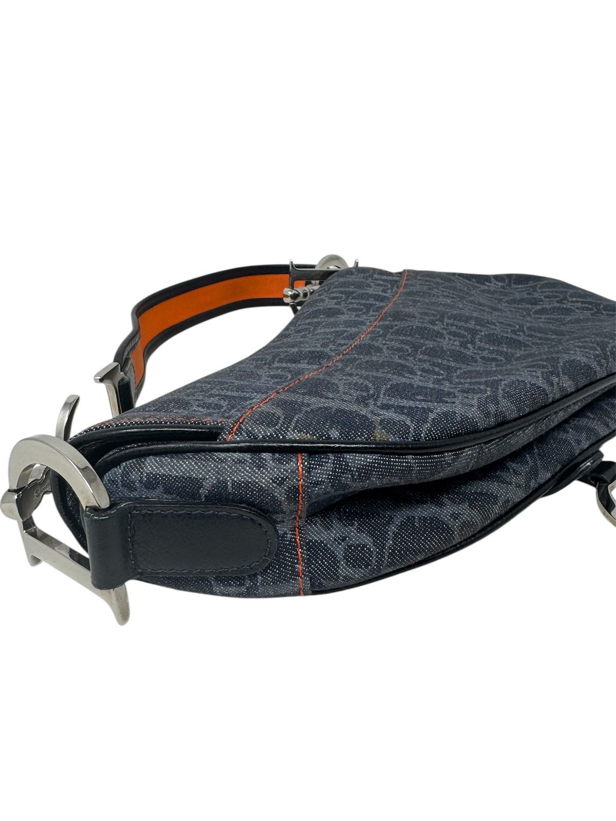 Saddle Remove Before Flight Bag