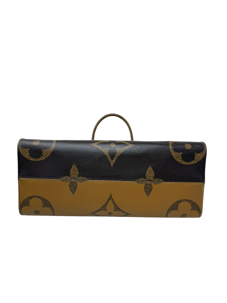 On-The-Go Monogram Giant
