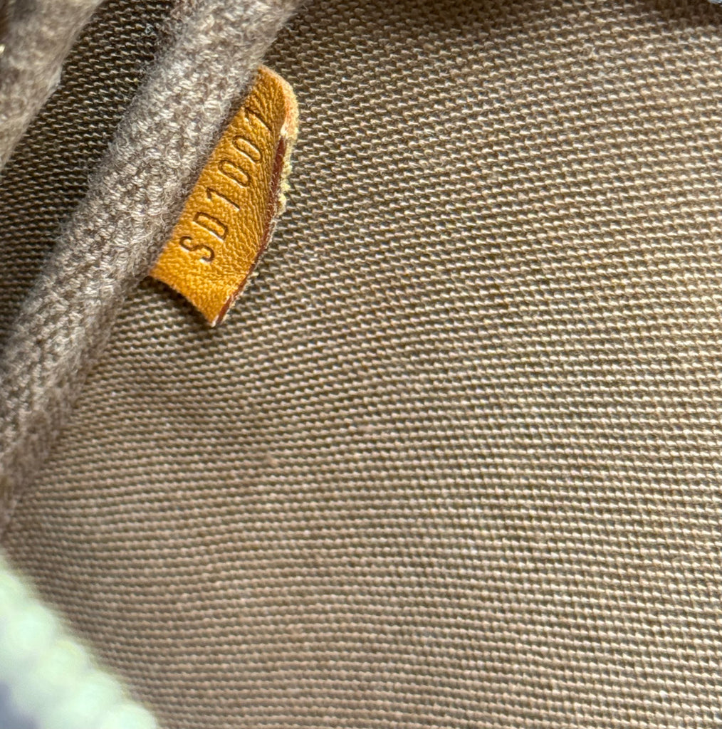 Pochette Monogram