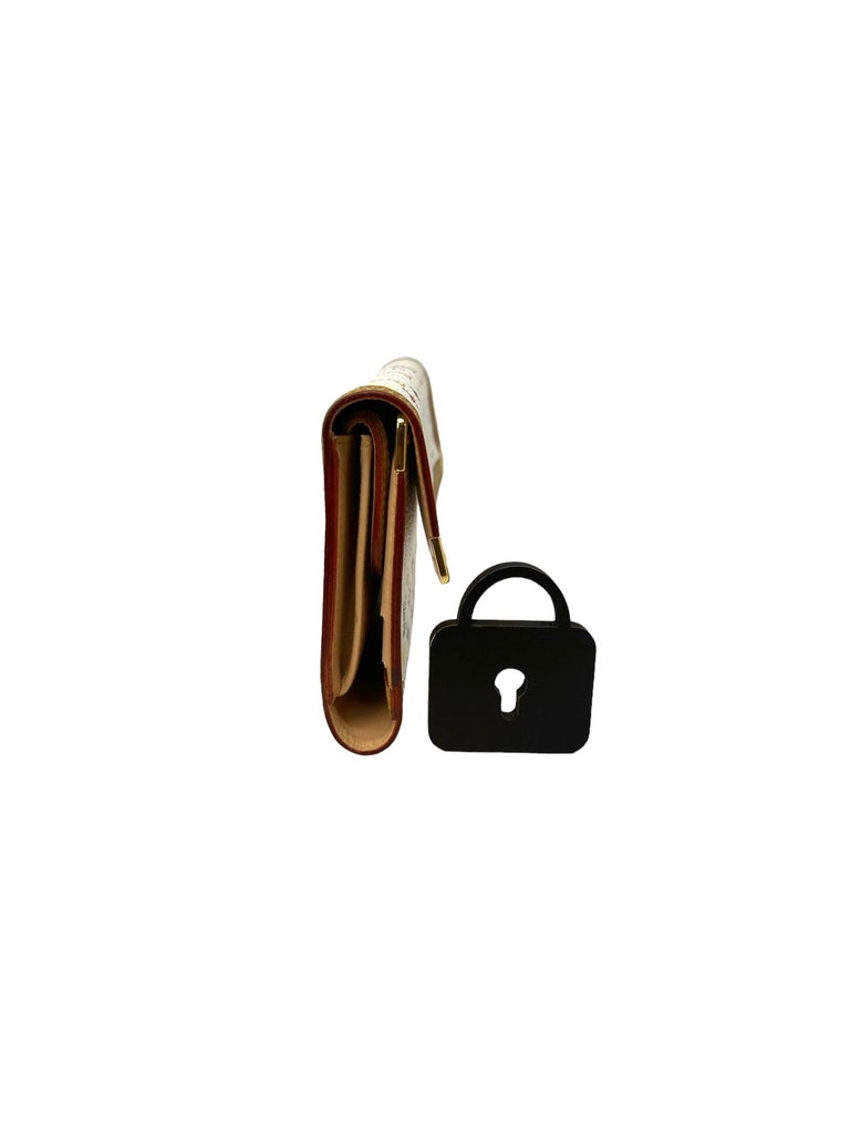 Cartera Murakami